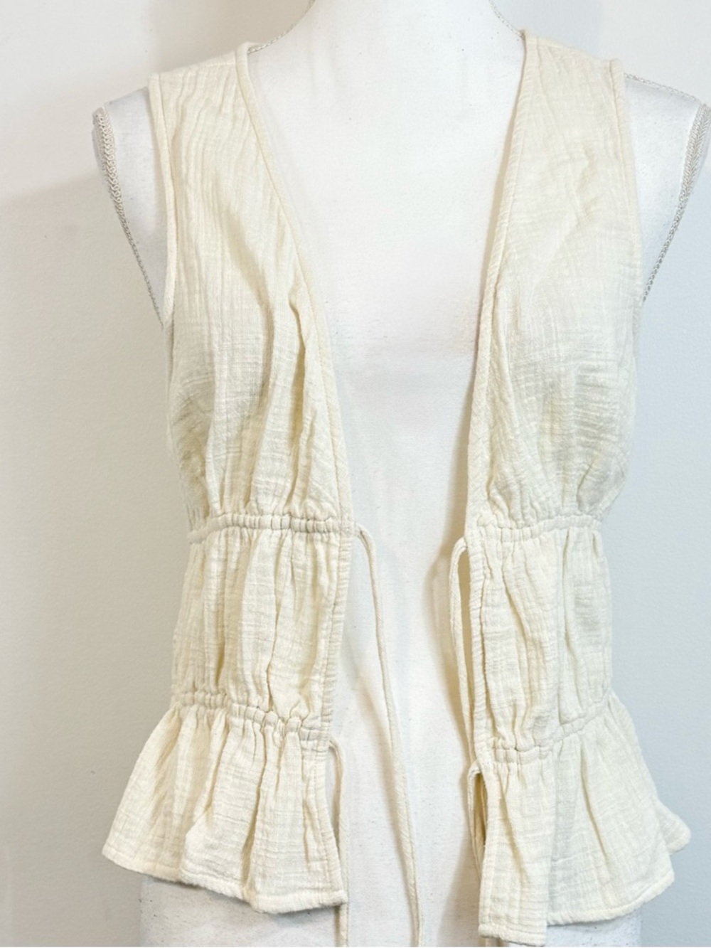 Aerie NWT Cream Gauze Tie Front Top Peplum Sleeveless Boho Cotton Blouse Medium - Picture 2 of 11